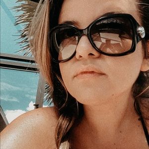 Meet your Posher, Stella